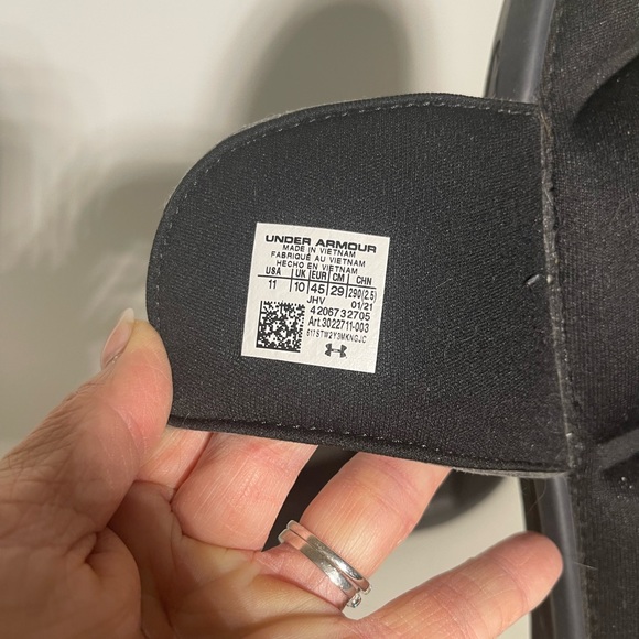 Under Armour Slide Slippers size 11 - Picture 3 of 3